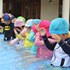 プール遊び